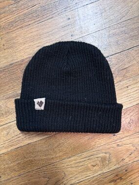 Obermeyer Black Ribbed Knit Beanie